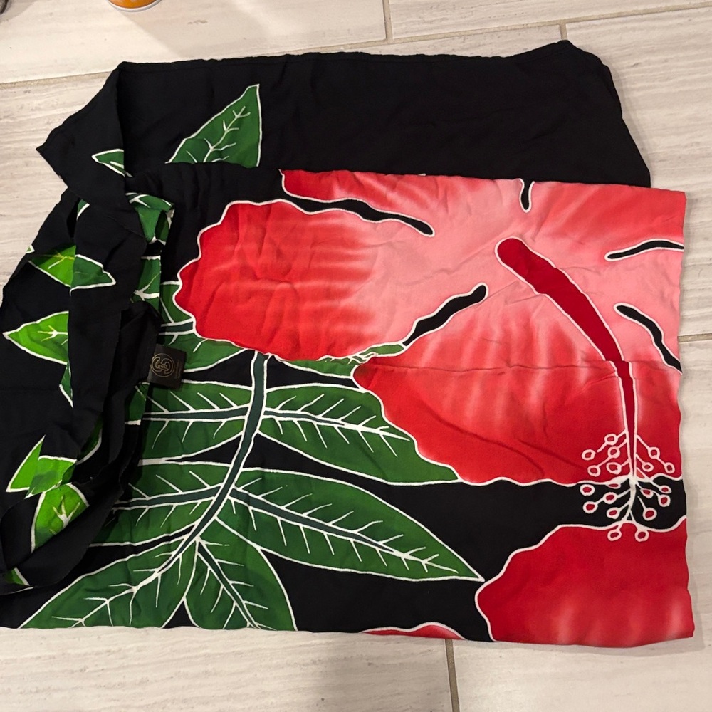 Floral Black and Red Sarong from Maui - Picture 3 of 5